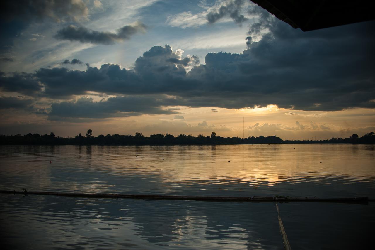 Bluemoon Riverside Phibun Mangsahan Eksteriør bilde